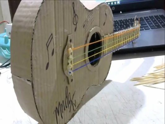 نحوه ساخت گیتار با مقوا How to make a guitar with cardboard
