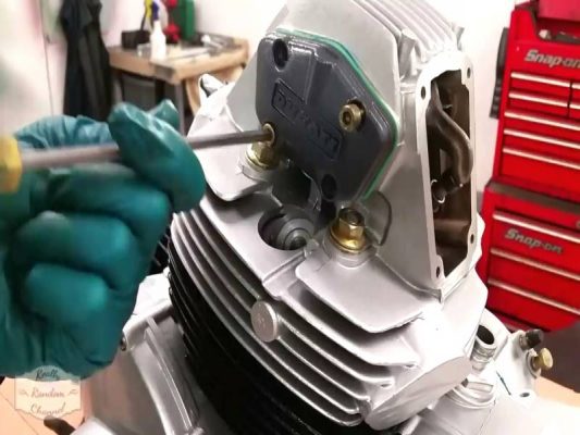 آموزش بازسازی موتور دوکاتی Ducati 600 